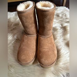 Ugg Classic ll Short New Size 6